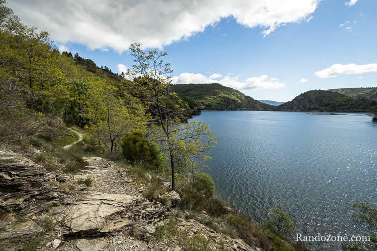 Randonnée : Tour du lac de Villefort