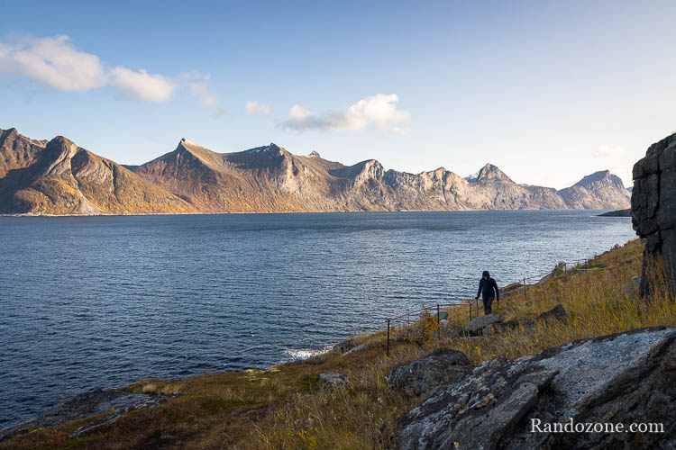 Randonnée à Knuten depuis Mefjordvaer (Senja) Randonnée à Knuten depuis Mefjordvaer (Senja)