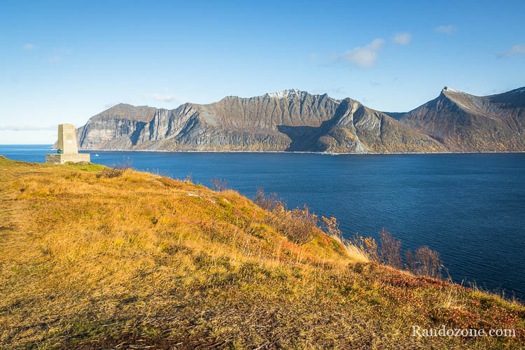 Randonnée à Knuten depuis Mefjordvaer (Senja) Randonnée à Knuten depuis Mefjordvaer (Senja)